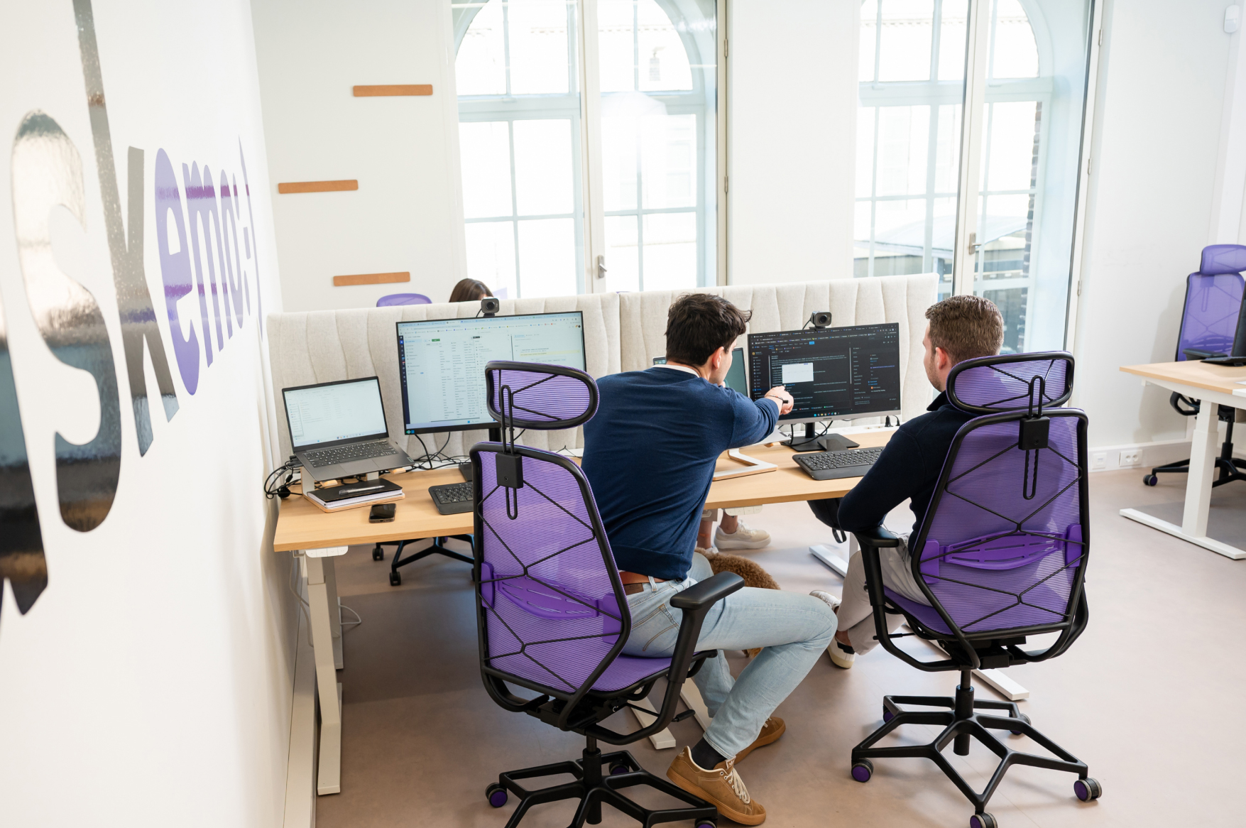 Met askemo blijf je met iedereen overal verbonden en in gesprek.